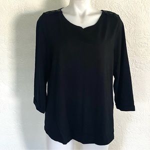 3/$25 Chicos Ultimate Tee 2 Black Scoop Button 3/4